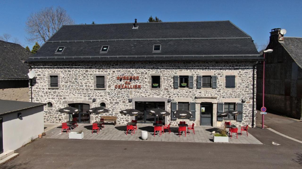 Auberge Du Cezallier Montgreleix エクステリア 写真
