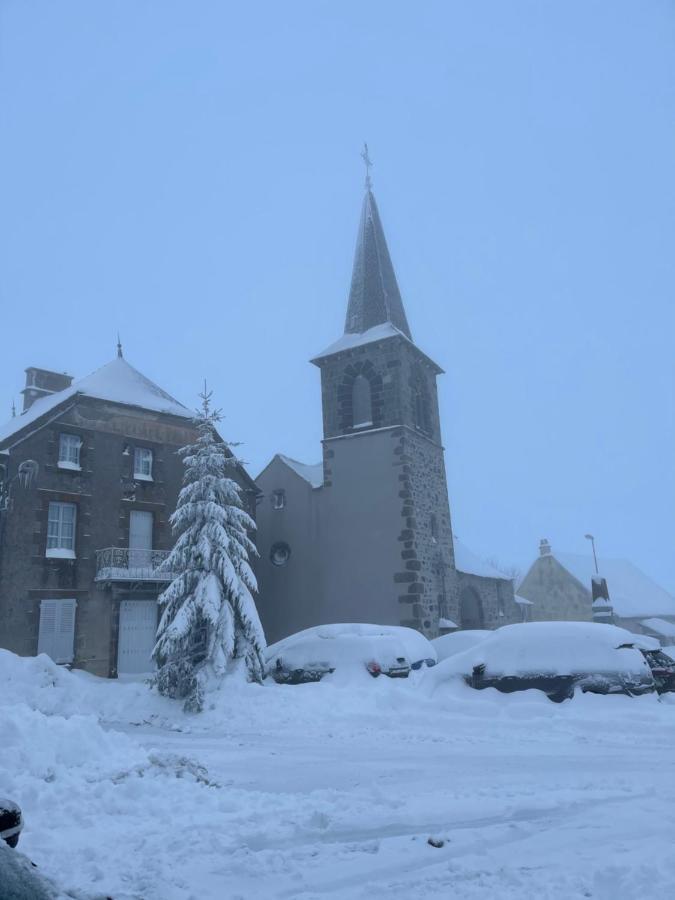 Auberge Du Cezallier Montgreleix エクステリア 写真
