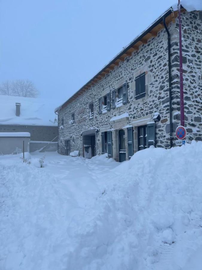 Auberge Du Cezallier Montgreleix エクステリア 写真